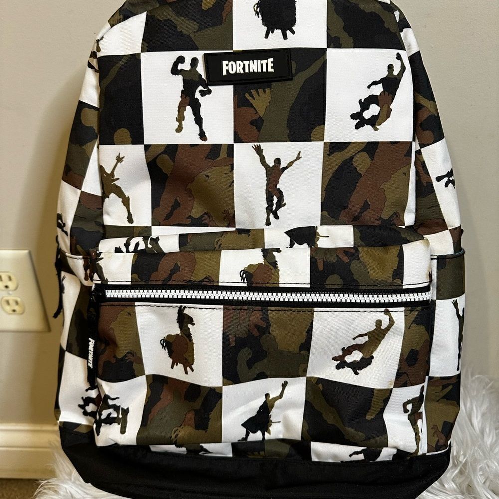 Fortnite EUC black, white, army green checked  backpack no flaws - Picture 2 of 12